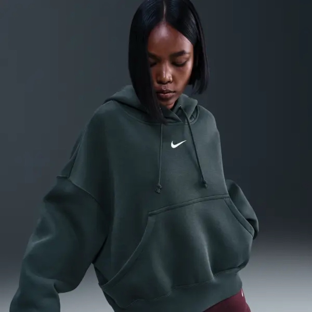 Nike Women's Sportswear Phoenix Fleece Oversized Pullover Hoodie in Seaweed -M